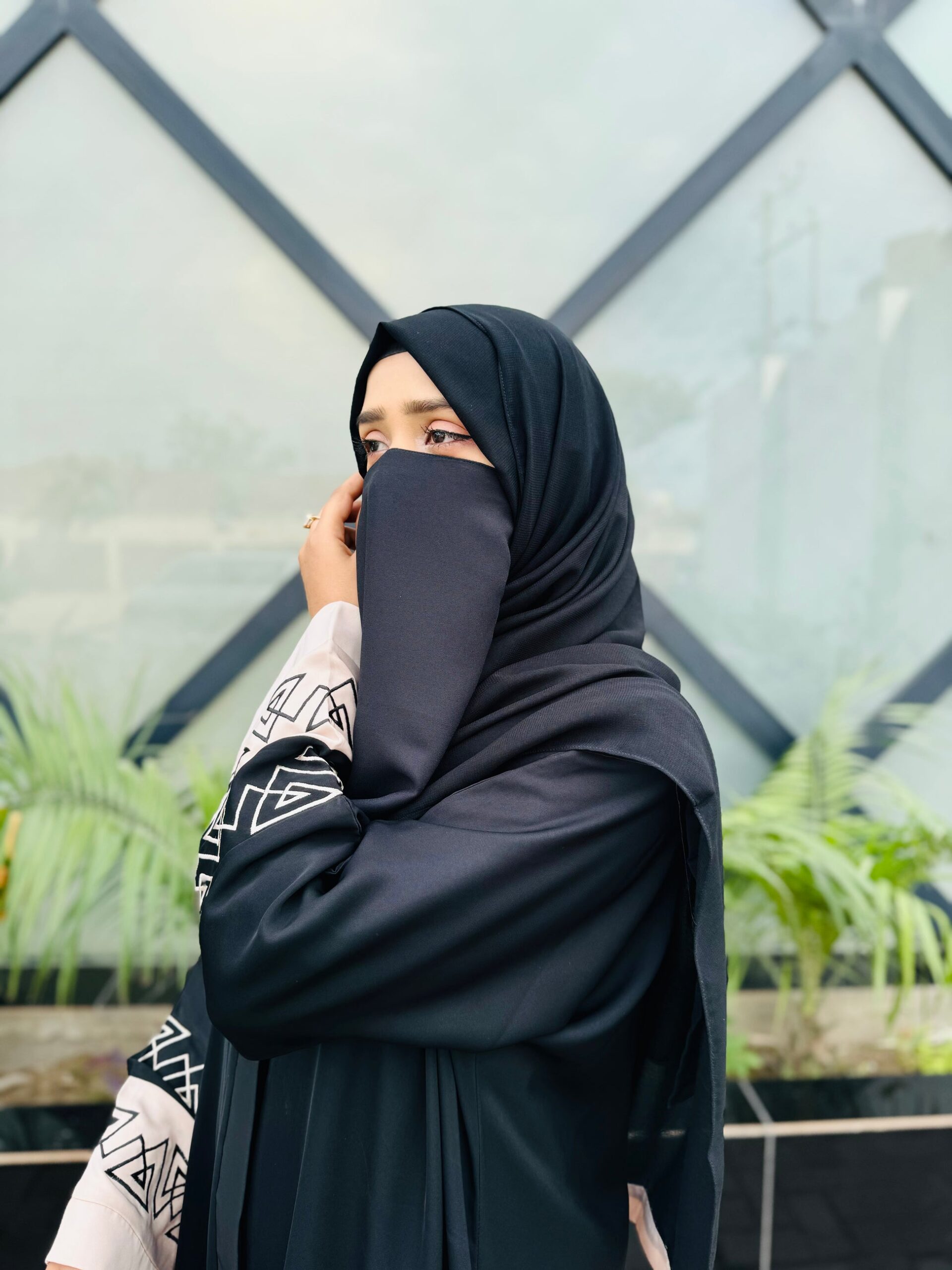 Elegant Black Islamic Hijab – Premium Modest Wear