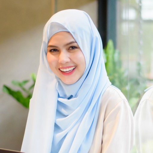 White Islamic Hijab – Elegant, Modest & Timeless - Image 3